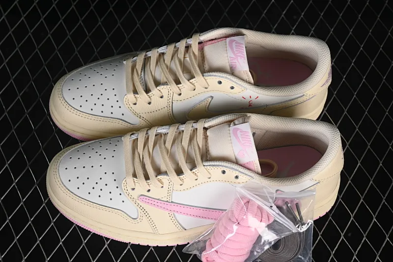 All categories Air Jordan Jordan series basketball shoes Air Jordan 1 Low OG version Travis Scott x Air Jordan 1 Low OG AJ1 Joe 1 undercut low IQ7604-100